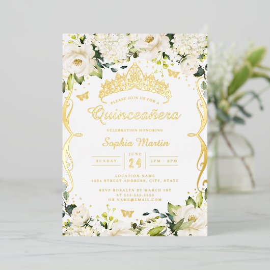 Champagne Gold White Floral Scroll Quinceanera Folieneinladung (Stehend vorne)