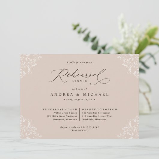 Champagne Tan Wedding Probe Dinner Einladung (Stehend Vorderseite)