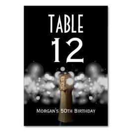 Champagner auf Black & White Bokeh Tischnummer