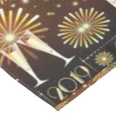 Champagner und Feuerwerk Silvester 2019 Muster Tischdecke (Schrägansicht)