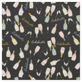 Champagnerfeiern auf schwarz stoff (Nahaufnahme)