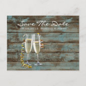 Champagnerflöten rustikale blaue Scheunenhochzeit Ankündigungspostkarte (Vorderseite)