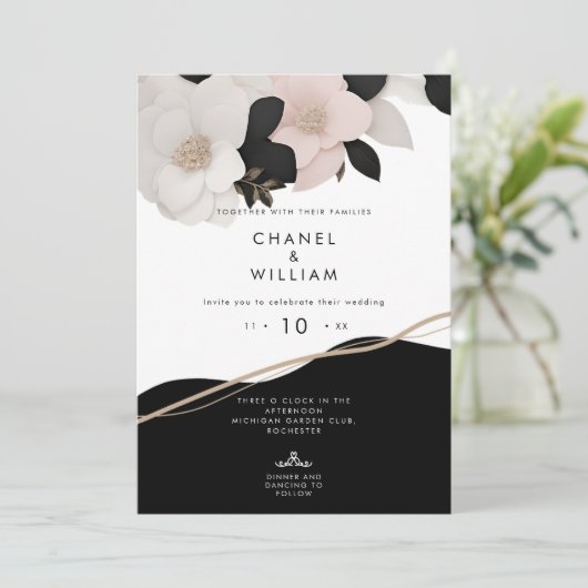 Chanel Schwarz-Weiß Bejewele Blumen Hochzeit Einladung (Stehend Vorderseite)