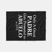 Change Any Text Padre Promoted To Abuelo 20xx Fleecedecke (Vorderseite (Horizontal))