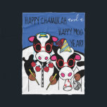 Chanukah Moo Year Fleece Blanket<br><div class="desc">Personalisieren Sie "Happy Chanukah and a Happy Moo Year" Fleece Blanket/Small Personalize, indem Sie Text löschen und Ihre eigene Nachricht hinzufügen. Wählen Sie Ihren bevorzugten Schriftart Stil, Größe und Farbe. Design kann auch zu Deckengrößen, mittel und groß, hinzugefügt werden. Größe: Fleece Blanket, 30"x40" Es ist schwer, sich selbst zu kuscheln....</div>