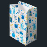 Chanukah präsentiert Geschenke w/Bows White Mittlere Geschenktüte<br><div class="desc">Mit dieser Geschenktasche und passendem Papiertaschentuch kreieren Sie ein schönes Chanukah-Geschenk.</div>