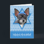 Chanukka-Davidsstern - Chihuahua Feiertagskarte<br><div class="desc">Was Sprichwort glückliches Chanukka machen könnte mehr Spaß als, diesen Chihuahua-Hund habend, ein Yamaka zu tragen, das durch den Davidsstern Umgeben wurde. Dieser wunderliche Feiertagsentwurf ist sicher, Ihre Freunde und Familie sowie andere Hundeliebhaber zu erfreuen. Dieser Entwurf ist herein über 100 verfügbar Hundezucht. Wenn Sie nicht Ihren Lieblingshund sehen zu...</div>