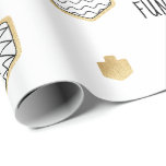 Chanukkah Wrapping Paper Black Gold Personalisieru Geschenkpapier<br><div class="desc">Hanukkah "Schwarz und Gold Hübsch" Hoffe, dass Sie wie meine neueste "Schwarz und Gold Hübsch" Geschenkpackung mit dreiel und Sternen berühren, um Ihre Geschenke zu hübschen:) Wählen Sie aus 4 Stilen und 5 Größen von Packpapier. Ändern Sie die Hintergrundfarbe und personalisieren Sie mehr, indem Sie den Text auswechseln. Verwenden Sie...</div>