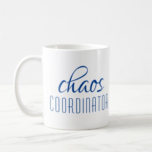 Chaos Coordinator Modernes Blue Script Kaffeetasse (Links)