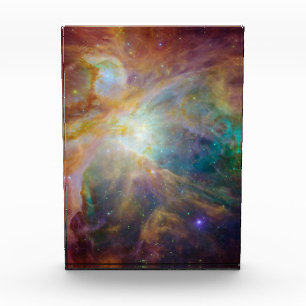 Chaos im Herzen des Orion Spitzer Hubble Composite Fotoblock