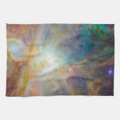 Chaos im Herzen des Orion Spitzer Hubble Composite Geschirrtuch (Horizontal)