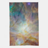 Chaos im Herzen des Orion Spitzer Hubble Composite Geschirrtuch (Vertikal)