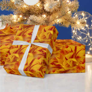 Chaos in Rot und Gelb: Monsella Zwei-Tone-Tulips Geschenkpapier