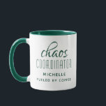 Chaos-Koordinator Green Typografy Personalisiert Tasse<br><div class="desc">Chaos Coordinator Green Typografy Personalisiert Coffee Tasse bietet ein einfaches Design des Textes "chaos koordinator (Ihr Name) angeheizt durch Kaffee" in einem lustigen grünen Kalligraphieskript mit Ihrem personalisierten Namen unten. Personalisieren Sie diese, indem Sie den Text in dem dafür vorgesehenen Textfeld bearbeiten. Ideal für die geschäftige Mutter, Lehrerin, Sportteam-Manager oder...</div>