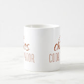 Chaos-Koordinator Modernes Brown Script Kaffeetasse (Mittel)