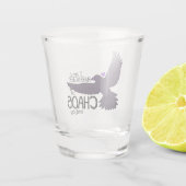 Chaos-Krähen-Teppich Schnapsglas (Rückseite)