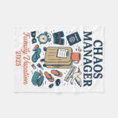 Chaos Manager Shirt – Matching Family Vacation 202 Fleecedecke (Vorderseite (Horizontal))