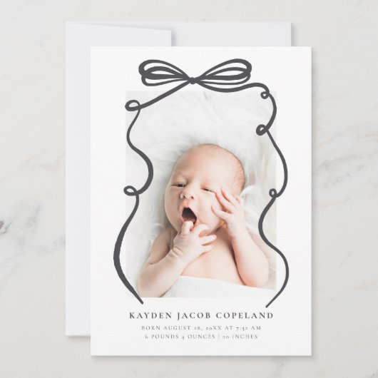 Charcoal Doodle Bow Rahmen Geburtsankündigung Foto Ankündigung (Vorderseite)