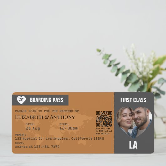 Charcoal Gray & Copper Boarding Pass Wedding Einladung (Stehend Vorderseite)