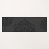 Charcoal Gray Decorative Mandala With Initials Yogamatte (Vorderseite (Horizontal))