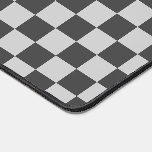 Charcoal Gray & Light Gray Square Style Muster Schreibtischunterlage (Ecke)