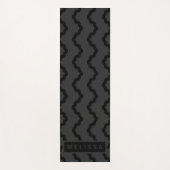 Charcoal Gray Modern Minimal Wavy Lines With Name Yogamatte (Vorderseite)
