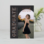 Charcoal Gray Photo Graduation Rose Gold Folieneinladung (Stehend vorne)