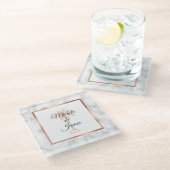 Charcoal Gray Rose Gold Palm Tree Marmorhochzeit Glasuntersetzer (Schrägansicht)