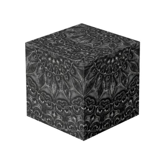 Charcoal Mandala Würfel (Vorderseite Schrägansicht)