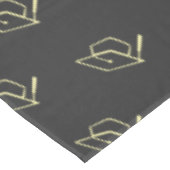Charcoal Modern Graduation Photo Cap Pattern Tischdecke (Schrägansicht)