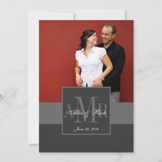Charcoal Monogram Couple Foto Hochzeit Einladung (Vorderseite)
