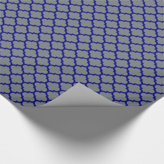 Charcoal Navy Blue marokkanisches Quatrefolienmust Geschenkpapier (Ecke)