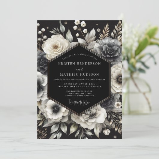 Charcoal Opulent Bloom Wedding Einladung (Stehend Vorderseite)