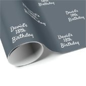 Charcograu-weiße Namensskript Geschenkpapier (Rolleneckpunkt)