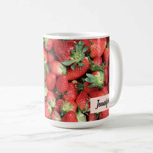 Charge der Roten Juicy Erdbeeren Kaffeetasse (VorderseiteRechts)