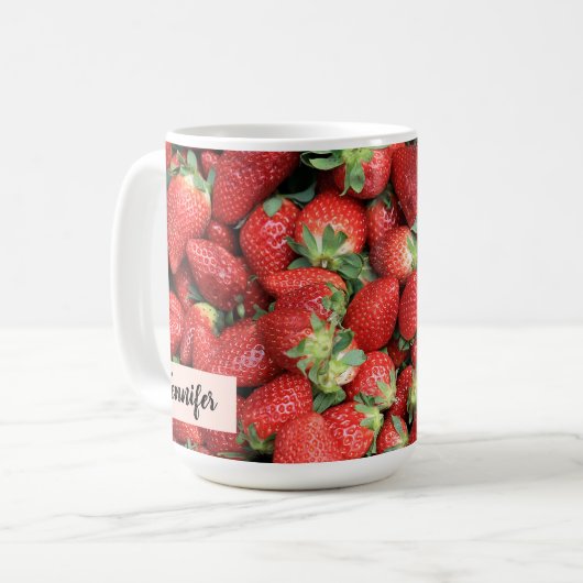 Charge der Roten Juicy Erdbeeren Kaffeetasse (Vorderseite Links)