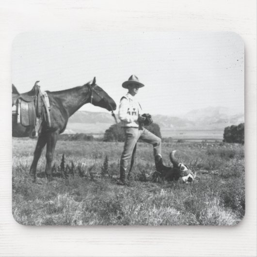 Charles Belden mit Pferd und dem Schädel Mousepad (Vorne)