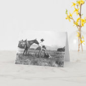 Charles Belden mit Pferd und Schädel. Karte (Gelbe Blume)