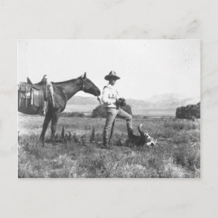 Charles Belden mit Pferd und Schädel. Postkarte