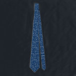 Charleston Toile in Navy Blue Neck Tie Krawatte<br><div class="desc">Die Krawatte des Charleston Toile zeigt charleston, South Carolina und Lowcountry-Ikonen wie den Leuchtturm von Sullivan, den Leuchtturm von Morehouse, die Brücke von Ravenel, Pelikane, Palmen, Garnelen, Meeresschildkröten, Austern, Krabben, Fische, Möwen, Shrimp und sogar die alte Cooper River Bridge. Auf der Rückseite befindet sich ein optionales Stadtbild von Charleston. Matching-Elemente...</div>