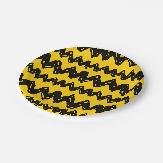 Charlie Brown Zig Zag Muster Pappteller (Schrägansicht)