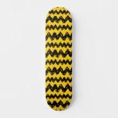 Charlie Brown Zig Zag Muster Skateboard (Vorderseite)