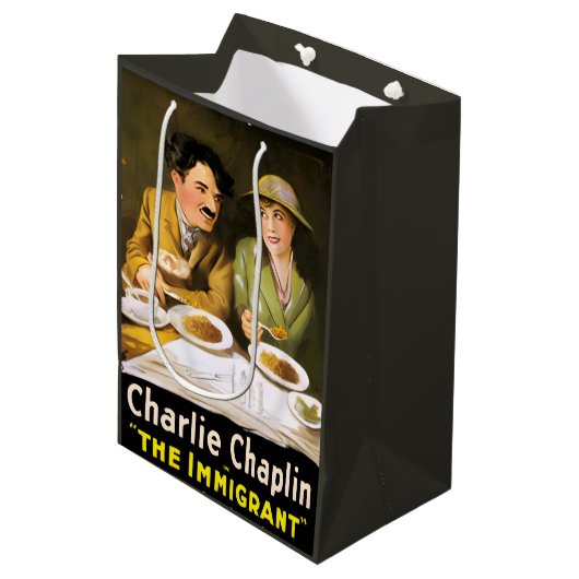 Charlie Chaplin/The Immigrant Gift Bag Mittlere Geschenktüte (Vorderseite Schrägansicht)