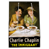 Charlie Chaplin/The Immigrant Gift Bag Mittlere Geschenktüte (Rückseite)