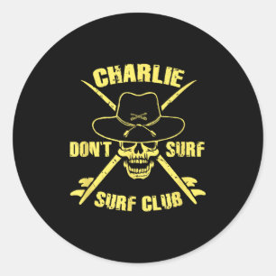 Charlie Don't Surf Runder Aufkleber