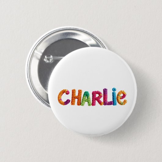 CHARLIE Name in lebendigem Häkelmuster Button (Vorne & Hinten)