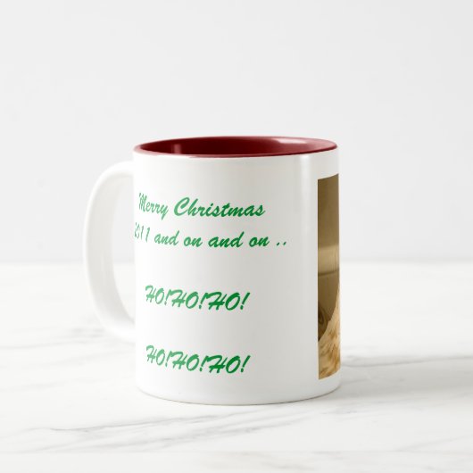 Charlie Sankt, frohe Weihnachten!!!! Zweifarbige Tasse (Vorderseite Links)
