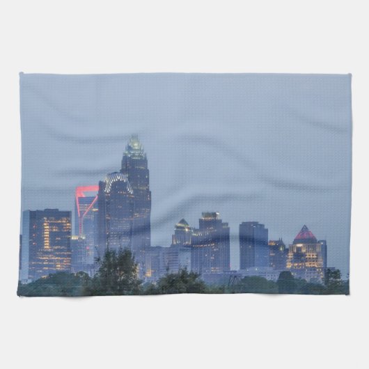 Charlotte-Stadt-Skyline Geschirrtuch (Horizontal)