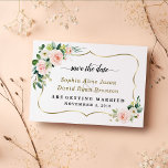 Charm Blush ElfenbeinBlume Hochzeitkalligraphie Save The Date<br><div class="desc">Einzigartiges und elegantes Design mit rot-rosa,  elfenbeinfarbenen Blume,  vergoldeten Imitaten,  trendiger Kalligraphie; auf dem geblümten Hintergrund und den Initialen. Verwenden Sie das Tool Personalisieren,  um Ihre Informationen hinzuzufügen,  Änderungen vorzunehmen. Für passende Artikel besuchen Sie bitte meine Sammlung der Blume aus dem Blush.</div>