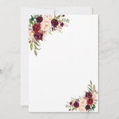 Charm Burgundy Red Marsala Floral Wedite Einladung (Rückseite)